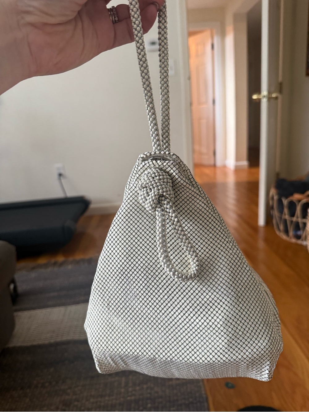 MIMCO white Mesh Clutch – Like New